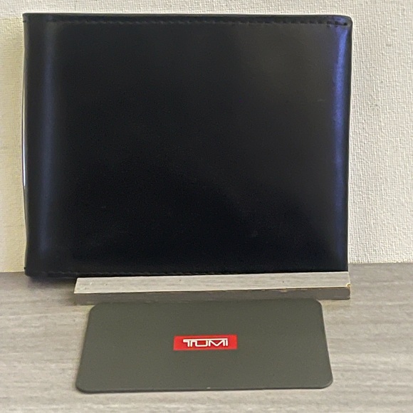 TUMI Double bifold black men’s wallet - Picture 10 of 13